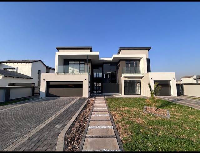 5 BEDROOM HOUSE FOR SALE IN SIX FOUNTAINS RESIDENTIAL ESTATE